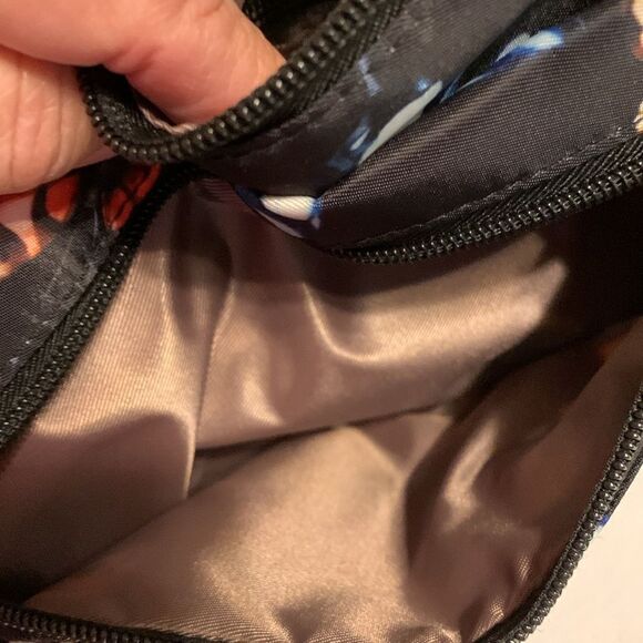 Soyater multi zipper compartment crossbody novelty nylon bag w/butterfly detail. - Picture 7 of 12